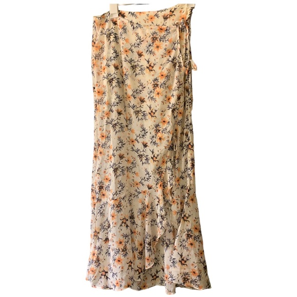 FREE PEOPLE Floral High Low Maxi Skirt NWOT Size - 4 - Picture 3 of 3